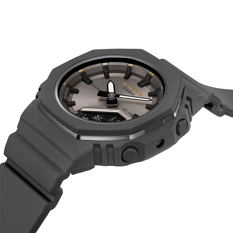 Casio GMA-P2126W-8AER Casio GMA-P2126W-8AER