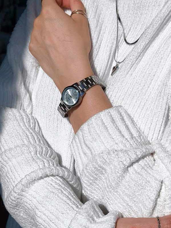 Casio LTP-V002D-7B Casio LTP-V002D-7B
