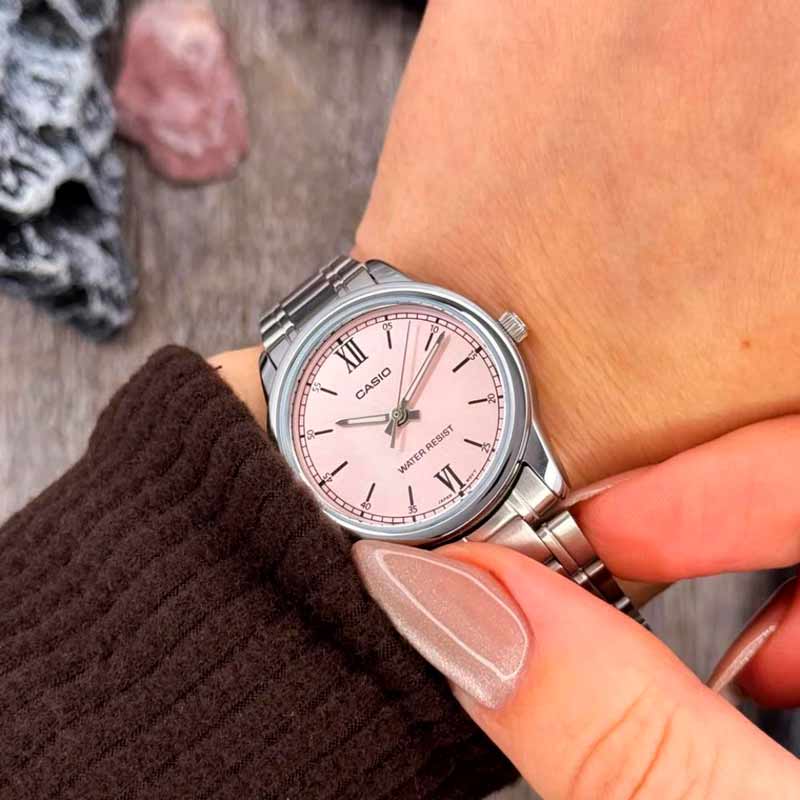 Casio LTP-V005D-4B2 Casio LTP-V005D-4B2