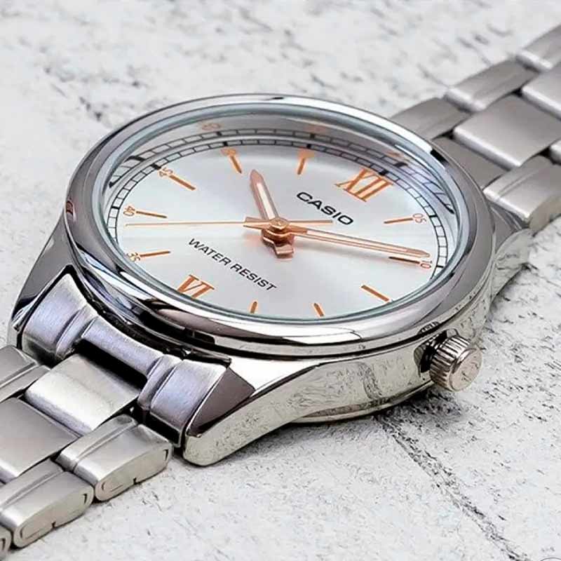 Casio LTP-V005D-7B2 Casio LTP-V005D-7B2