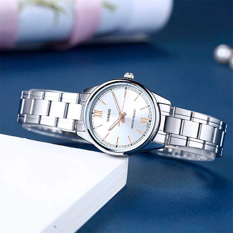 Casio LTP-V005D-7B2 Casio LTP-V005D-7B2